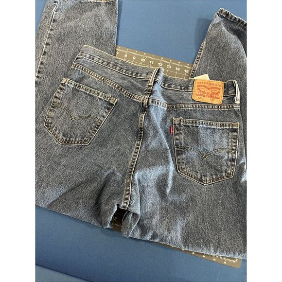 Levi's 550 Relaxed Fit Men's 36x32 Blue Jeans 100% Cotton Medium Stonewash Fade - Picture 3 of 8